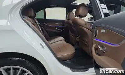 Mercedes-Benz E-Class 2022 2.0 гидро, миниатюра 12