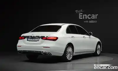 Mercedes-Benz E-Class 2022 2.0 гидро, миниатюра 2