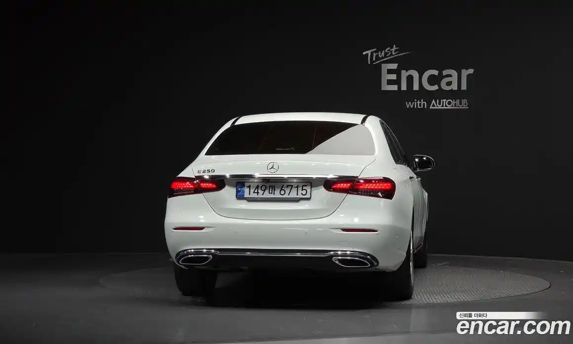 Mercedes-Benz E-Class 2022 2.0 гидро, фото 4