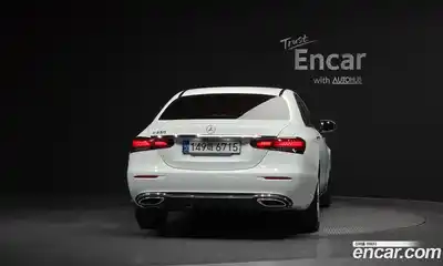 Mercedes-Benz E-Class 2022 2.0 гидро, миниатюра 4