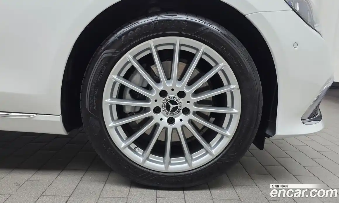 Mercedes-Benz E-Class 2022 2.0 гидро, фото 5