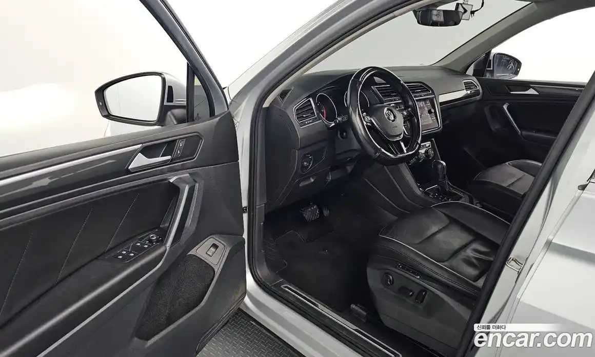 Volkswagen Tiguan 2020 2.0 гидро в Москве № 199237, фото 11