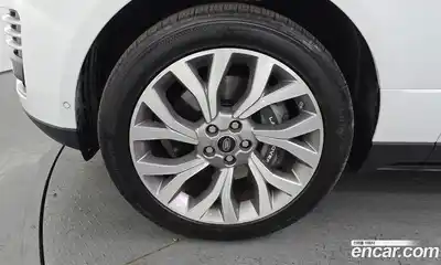 Land Rover Range-Rover 2018 5.0 гидро в Москве № 213336, миниатюра 5
