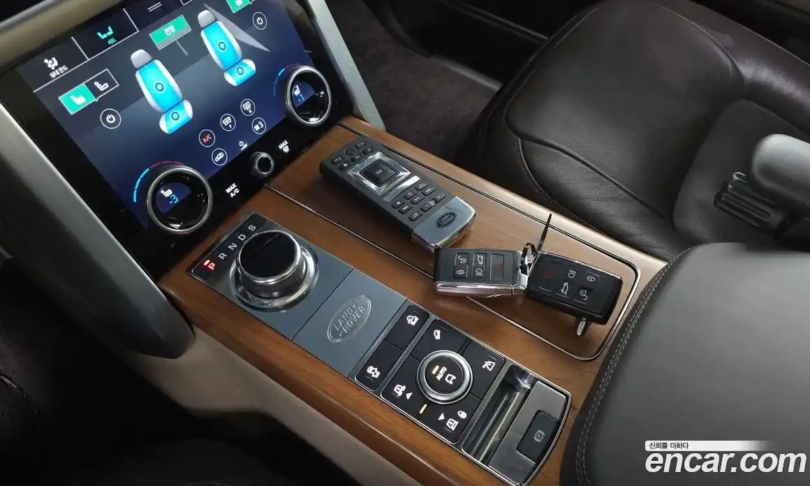 Land Rover Range-Rover 2018 5.0 гидро в Москве № 213336, фото 9