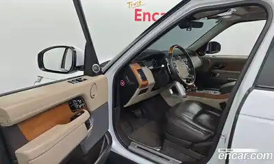 Land Rover Range-Rover 2018 5.0 гидро в Москве № 213336, миниатюра 10