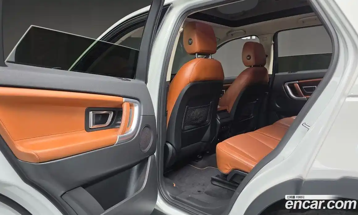 Land Rover Discovery Sport 2016 2.0 гидро в Москве № 213385, фото 17