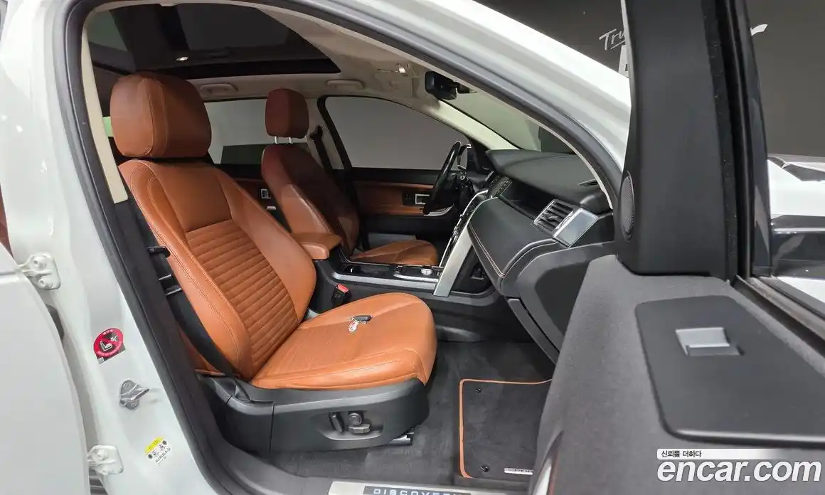 Land Rover Discovery Sport 2016 2.0 гидро в Москве № 213385, фото 10