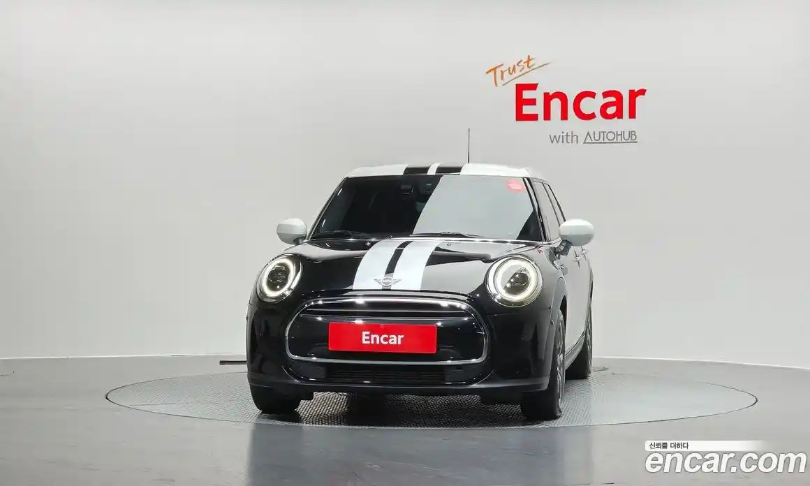 Mini Cooper 2023 1.5 гидро в Москве № 214149, фото 3