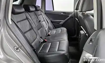 Volkswagen Tiguan 2009 2.0 гидро в Москве № 214446, миниатюра 12