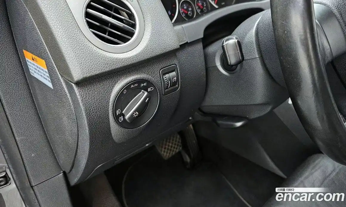 Volkswagen Tiguan 2009 2.0 гидро в Москве № 214446, фото 16