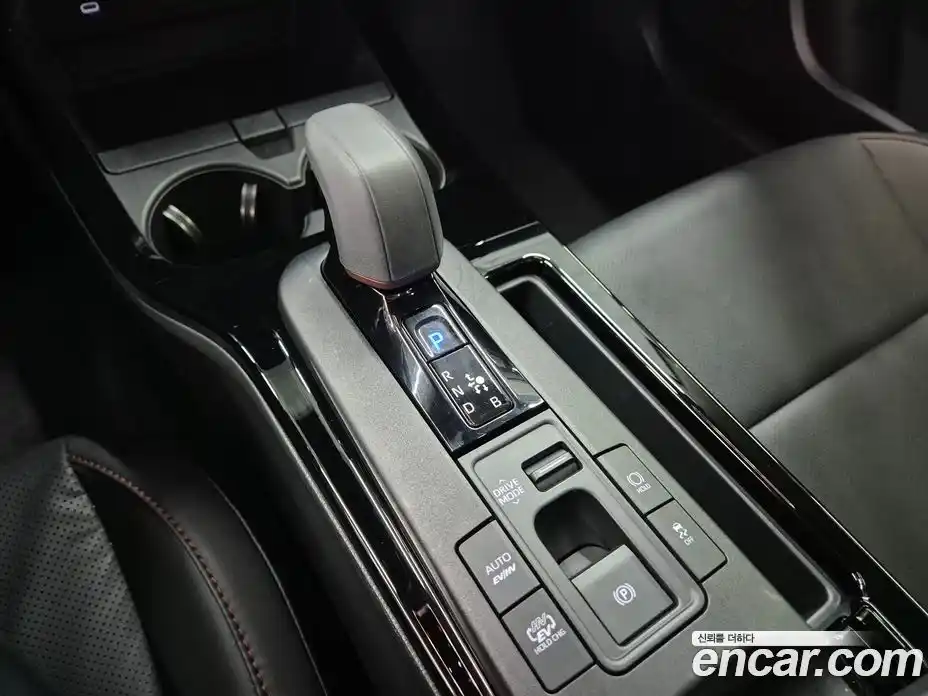 Toyota Prius 2023 2.0 вариатор в Москве № 215614, фото 10