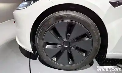 Tesla Model 3 2025 0.2 гидро в Москве № 231557, миниатюра 5