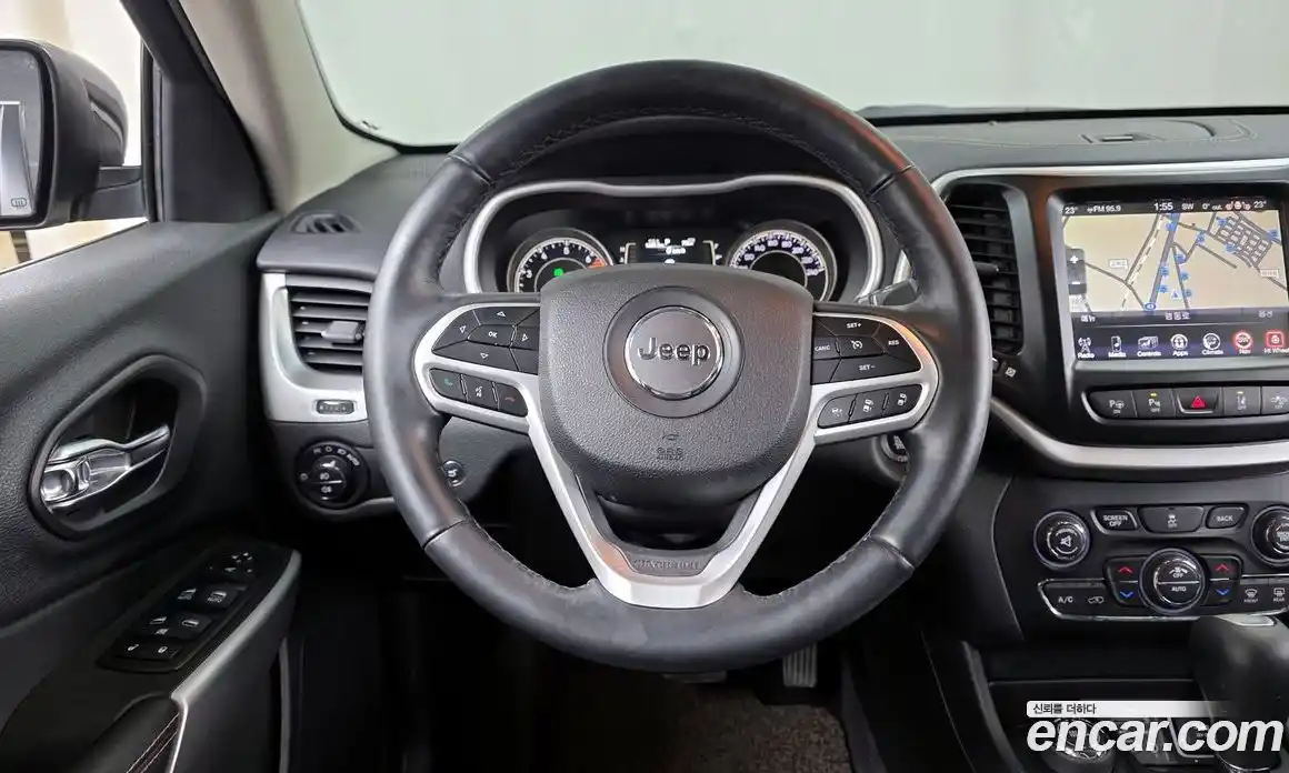 Jeep Cherokee 2018 2.4 гидро в Москве № 232719, фото 13