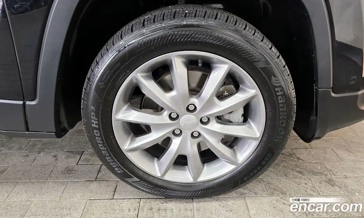 Jeep Cherokee 2018 2.4 гидро в Москве № 232719, фото 5