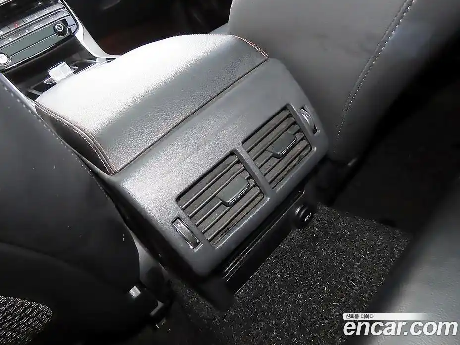 Jaguar XE 2016 2.0 гидро в Москве № 248283, фото 17