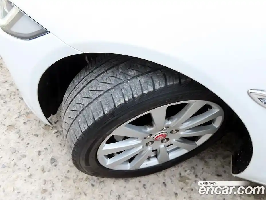 Jaguar XE 2016 2.0 гидро в Москве № 248283, фото 20