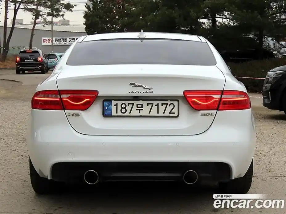 Jaguar XE 2016 2.0 гидро в Москве № 248283, фото 4