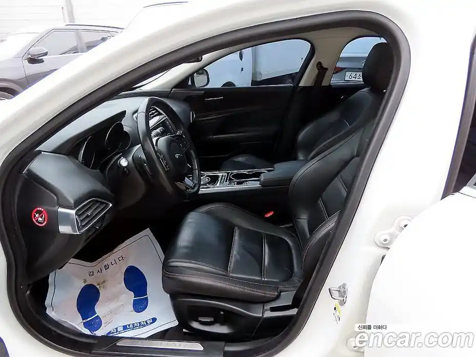 Jaguar XE 2016 2.0 гидро в Москве № 248283, фото 5