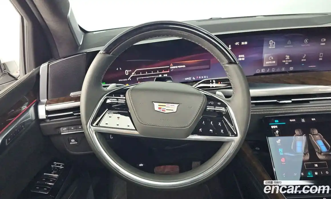 Cadillac Escalade 2025 6.2 гидро в Москве № 256351, фото 13