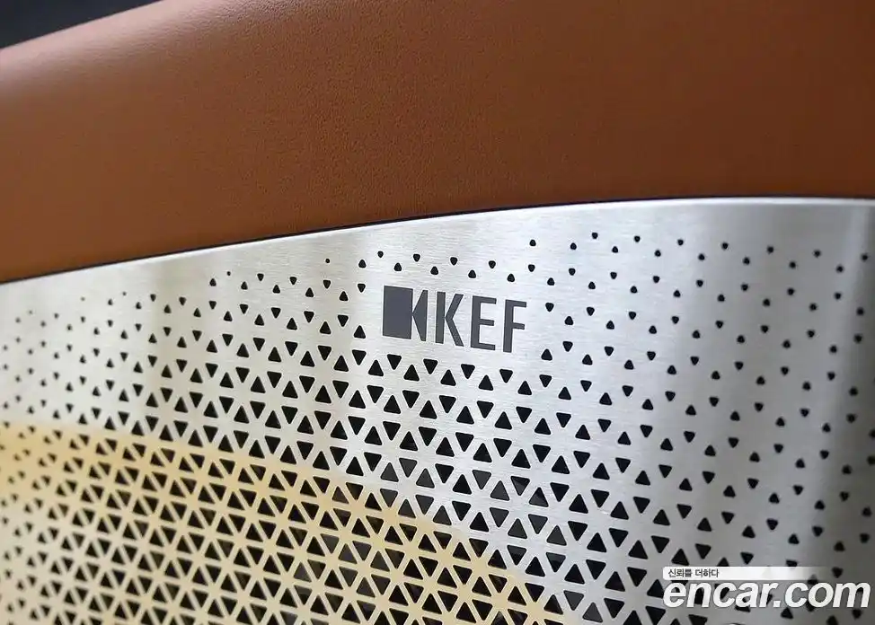 Lotus Emira 2024 3.5 механика в Москве № 256842, фото 12