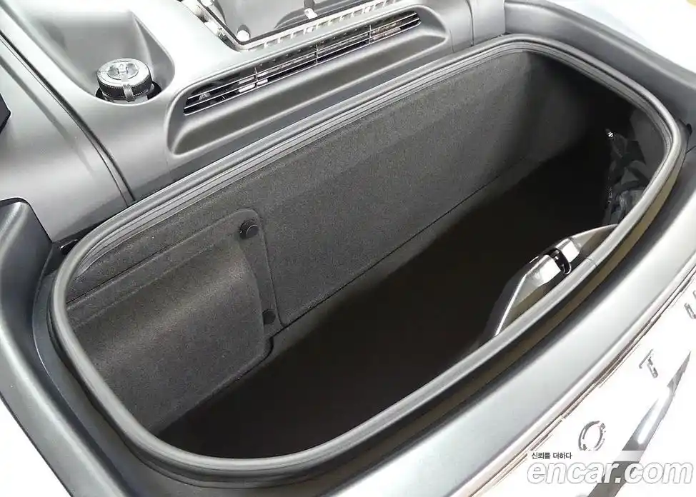 Lotus Emira 2024 3.5 механика в Москве № 256842, фото 10