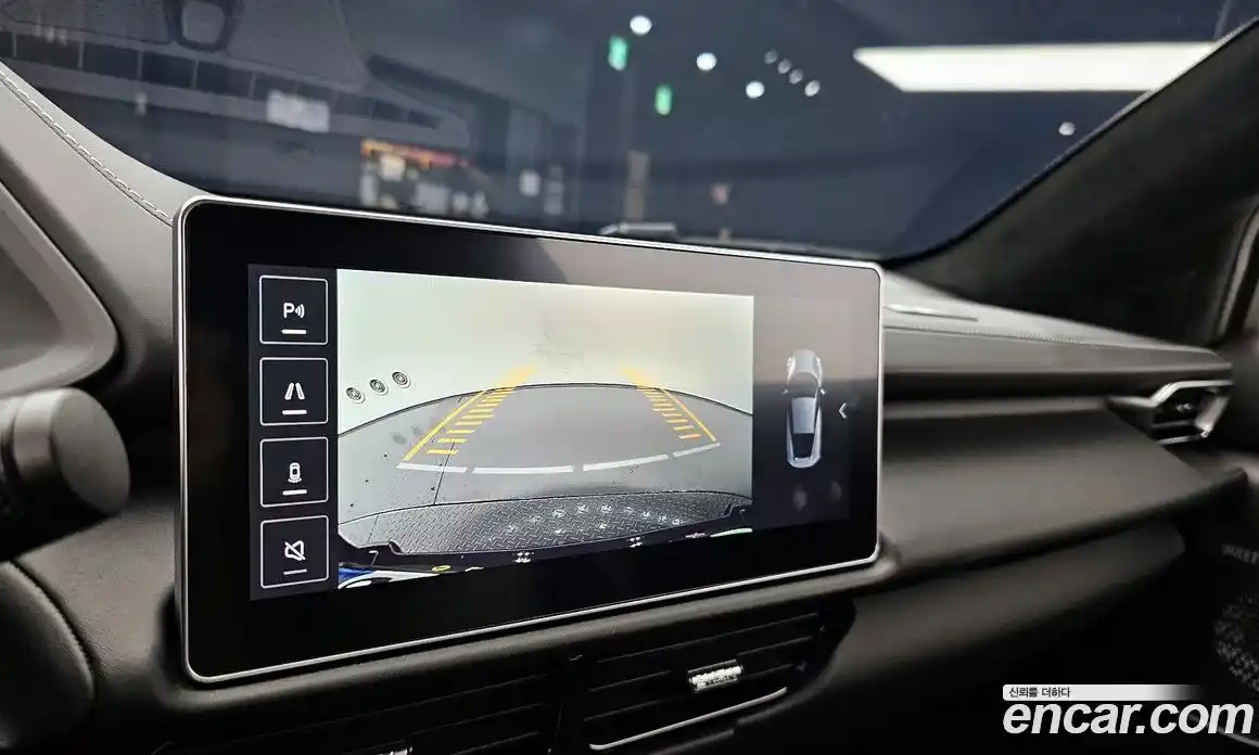 Lotus Emira 2024 3.5 механика в Москве № 256843, фото 15