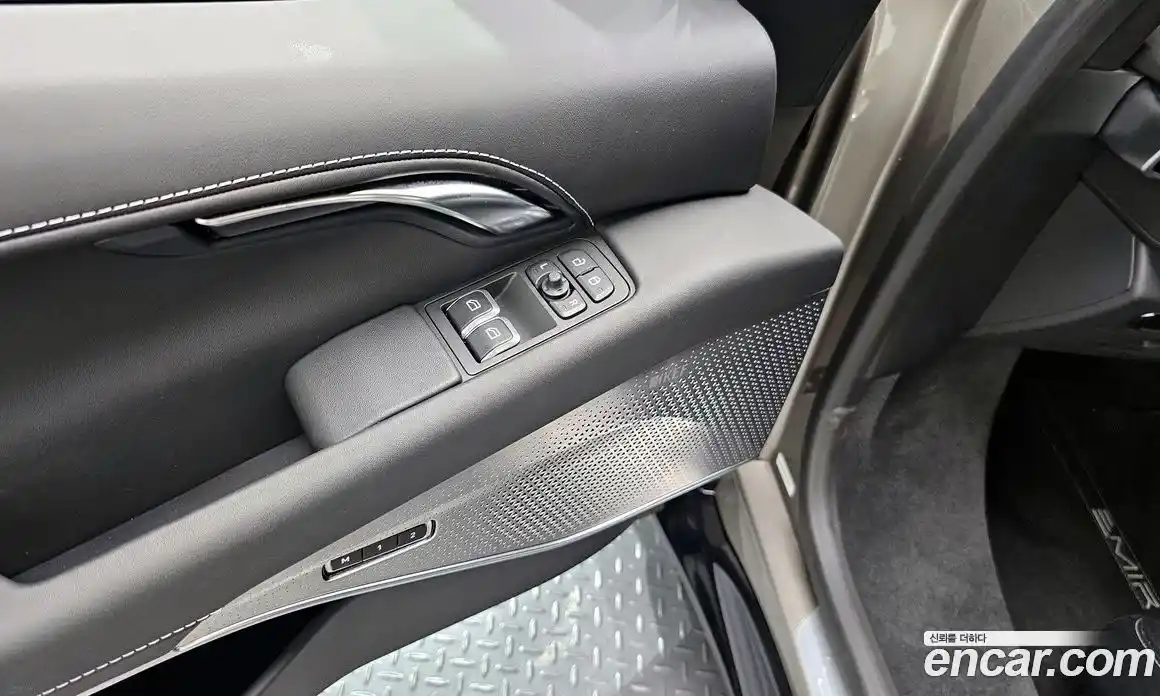 Lotus Emira 2024 3.5 механика в Москве № 256843, фото 17