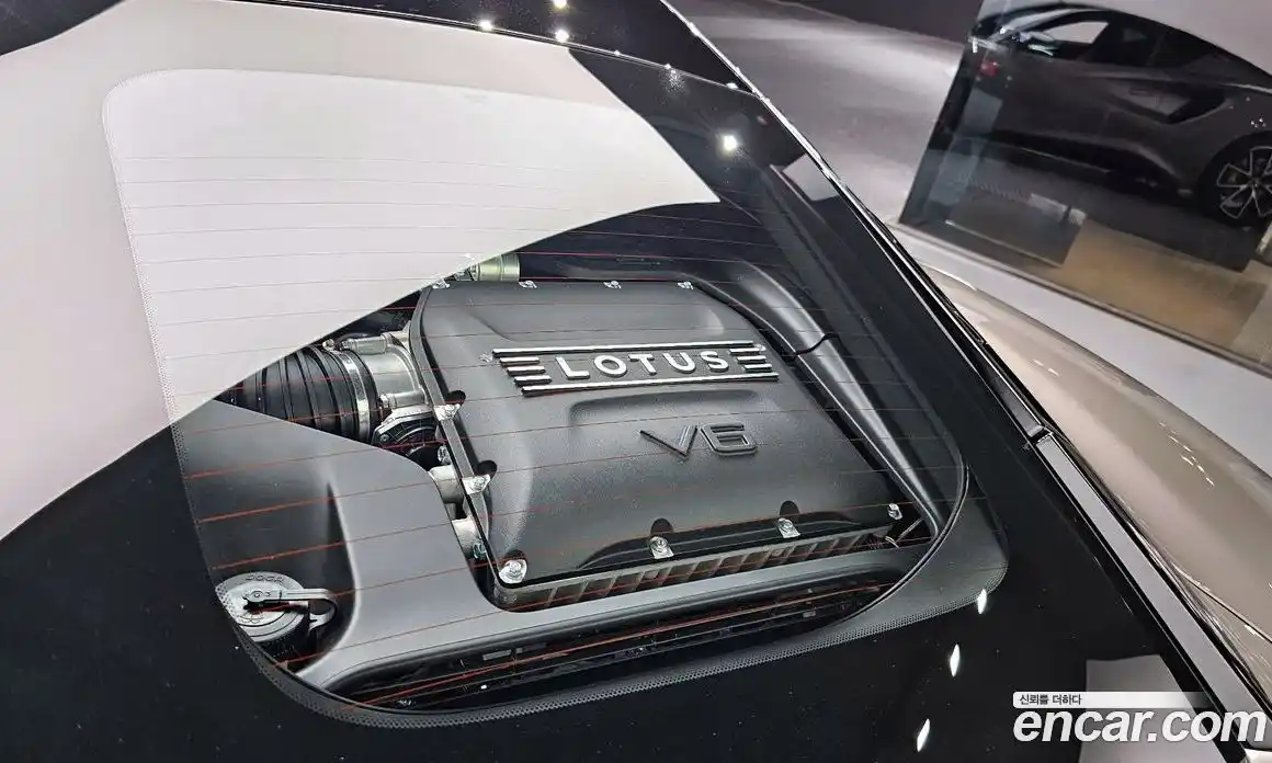 Lotus Emira 2024 3.5 механика в Москве № 256843, фото 19