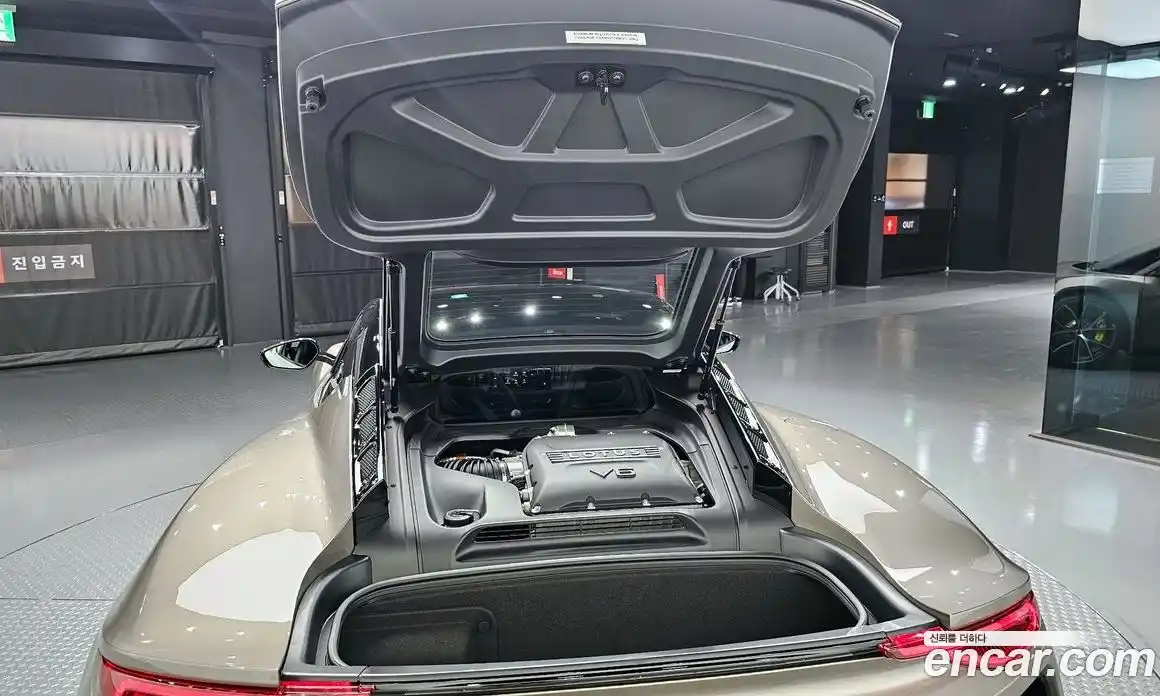 Lotus Emira 2024 3.5 механика в Москве № 256843, фото 20