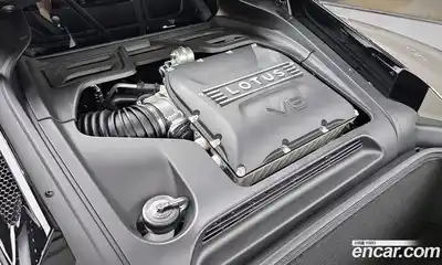 Lotus Emira 2024 3.5 механика в Москве № 256843, миниатюра 6
