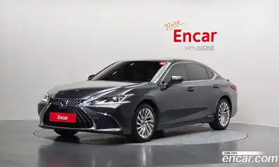 Lexus ES, 2022