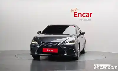 Lexus ES 2022 2.5 гидро в Москве № 272345, миниатюра 3