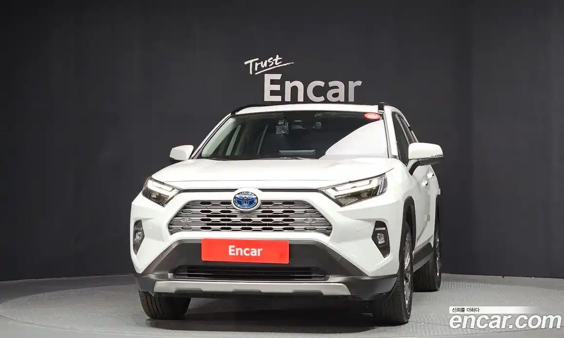 Toyota RAV4 2024 2.5 гидро в Москве № 279234, фото 3