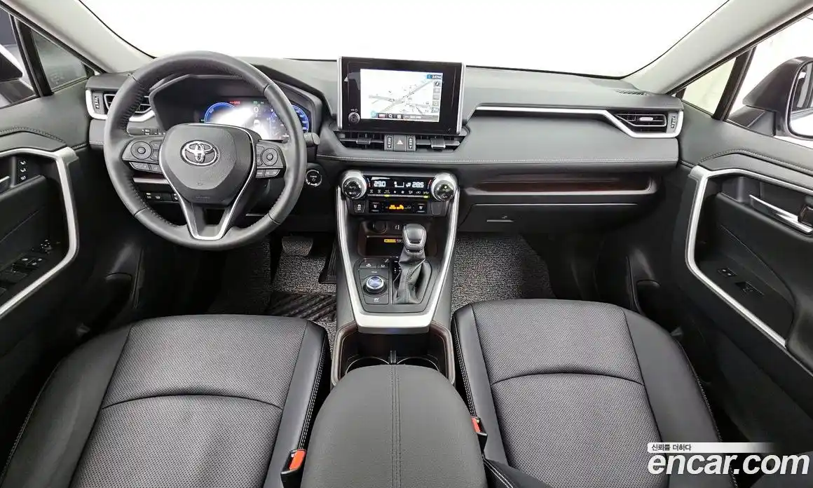 Toyota RAV4 2024 2.5 гидро в Москве № 279234, фото 7