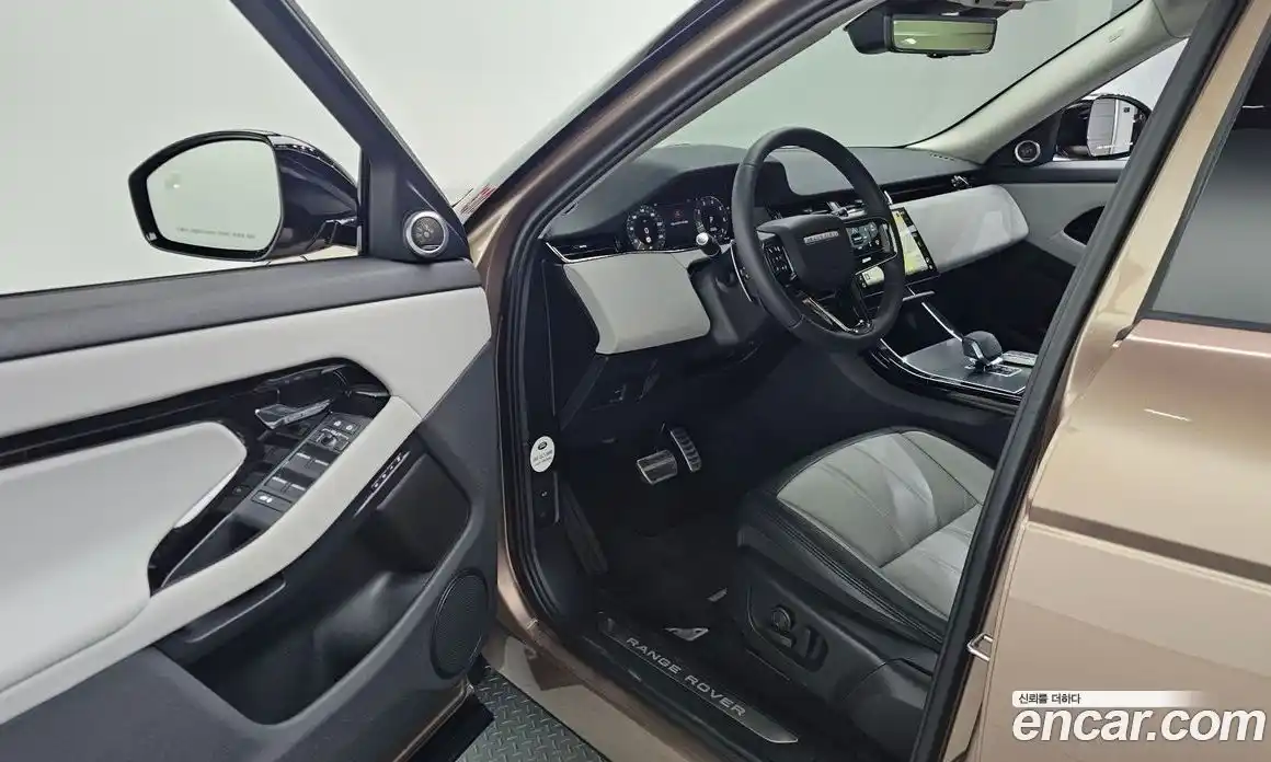 Land Rover Range-Rover Evoque 2025 2.0 гидро в Москве № 297920, фото 11