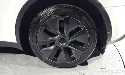 Tesla Model Y 2024 0.2 гидро в Москве № 300280, миниатюра 5