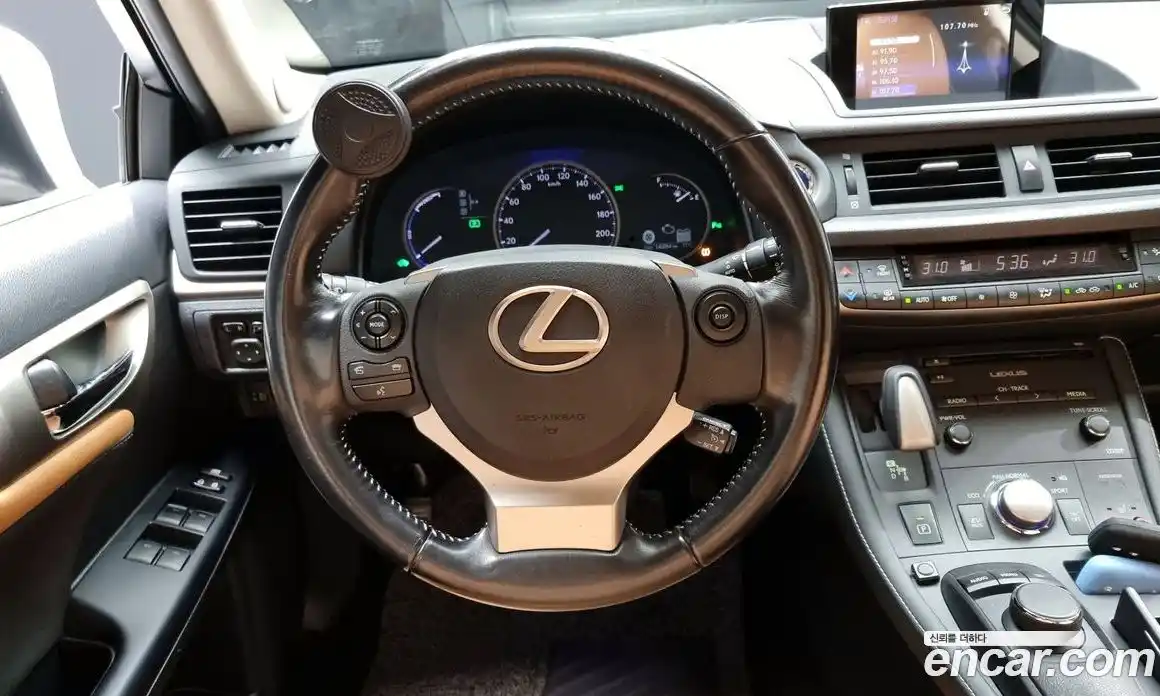 Lexus CT200h 2016 1.8 гидро в Москве № 300738, фото 13