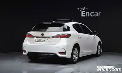 Lexus CT200h 2016 1.8 гидро в Москве № 300738, миниатюра 2