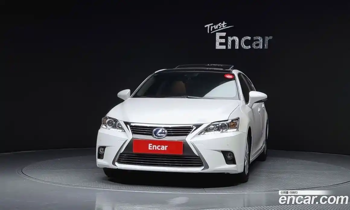 Lexus CT200h 2016 1.8 гидро в Москве № 300738, фото 3