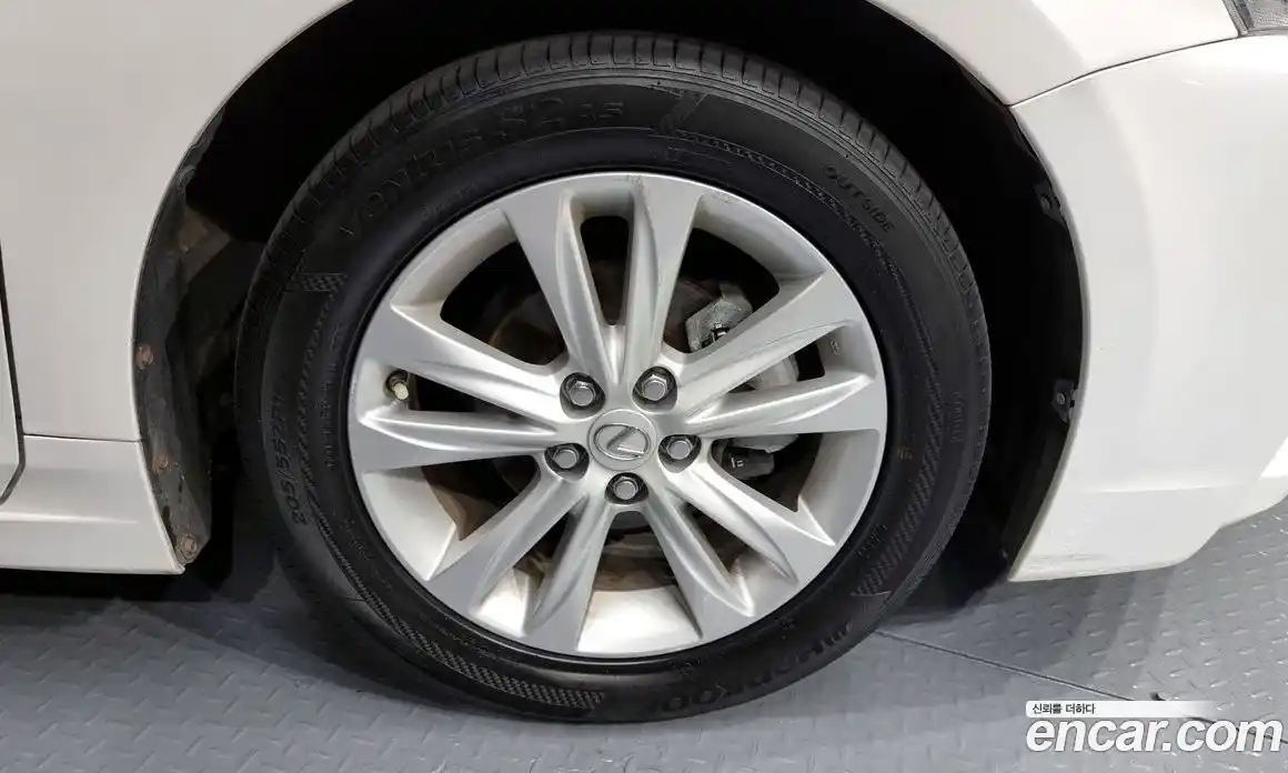 Lexus CT200h 2016 1.8 гидро в Москве № 300738, фото 5