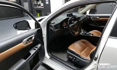 Lexus CT200h 2016 1.8 гидро в Москве № 300738, миниатюра 10