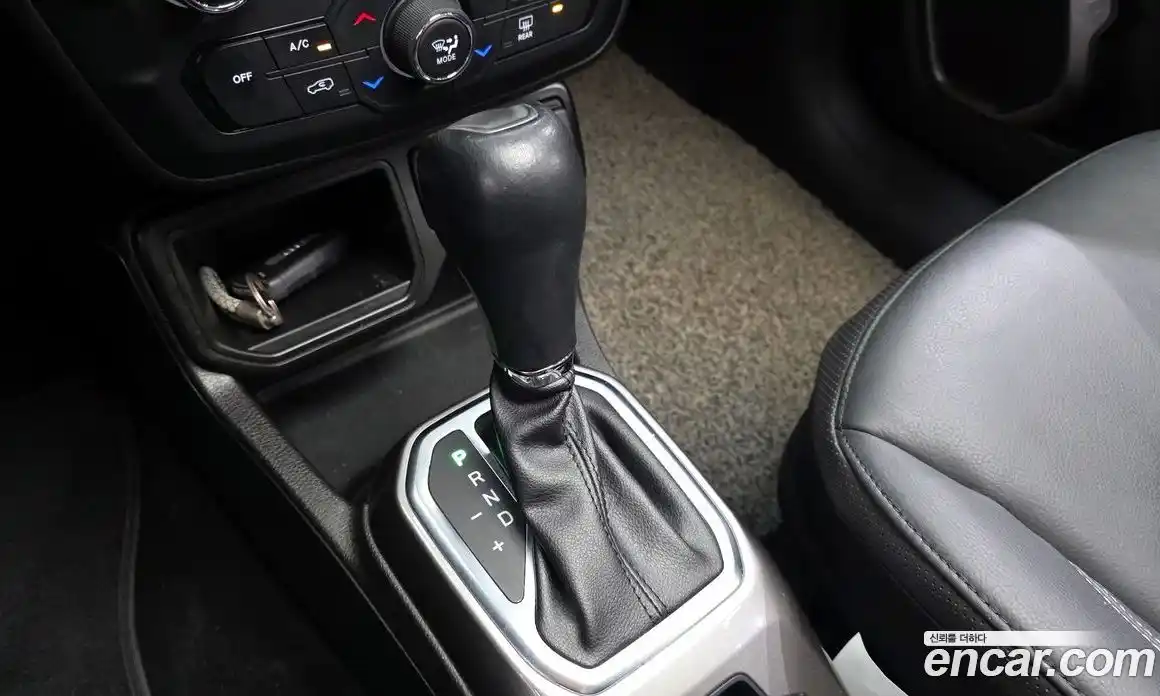 Jeep Renegade 2021 2.4 гидро в Москве № 321357, фото 9