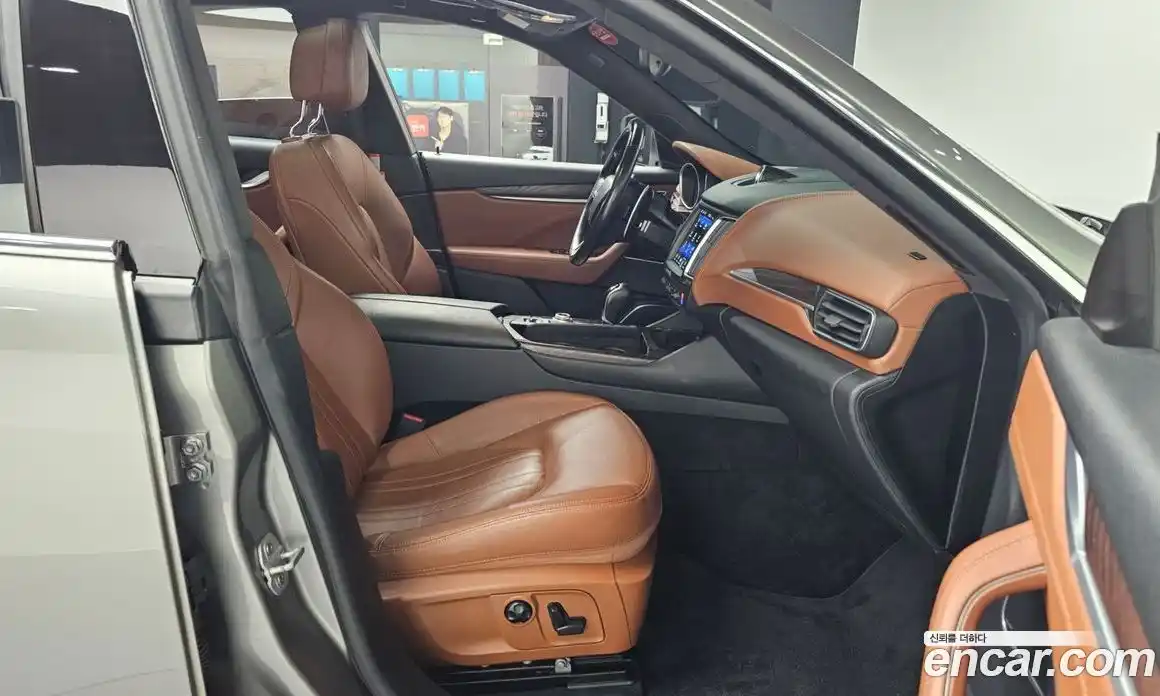 Maserati Levante 2018 3.0 гидро в Москве № 335599, фото 11