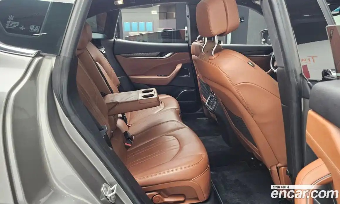 Maserati Levante 2018 3.0 гидро в Москве № 335599, фото 12