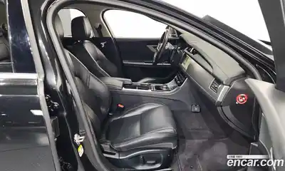 Jaguar XF 2017 2.0 гидро в Москве № 335791, миниатюра 11