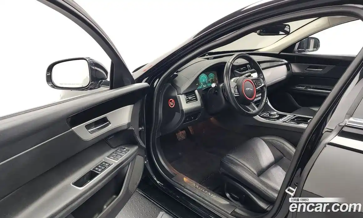 Jaguar XF 2017 2.0 гидро в Москве № 335791, фото 10