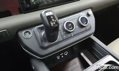 Land Rover Defender 2020 2.0 гидро в Москве № 392372, миниатюра 9