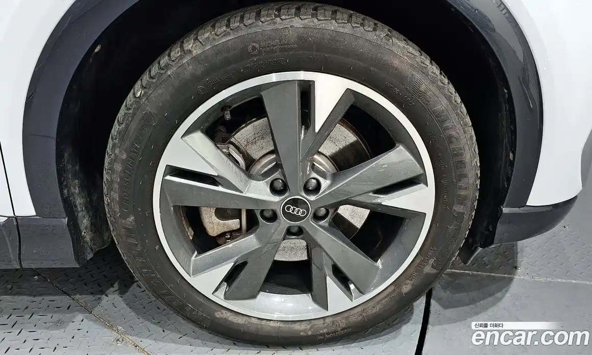 Audi Q4 e-tron 2022 0.2 гидро в Москве № 414326, фото 5