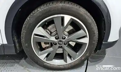 Audi Q4 e-tron 2022 0.2 гидро в Москве № 414326, миниатюра 5
