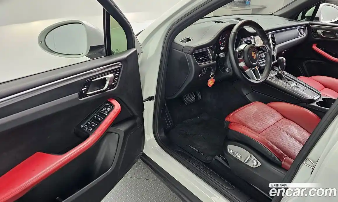 Porsche Macan 2017 2.0 гидро в Москве № 470693, фото 11